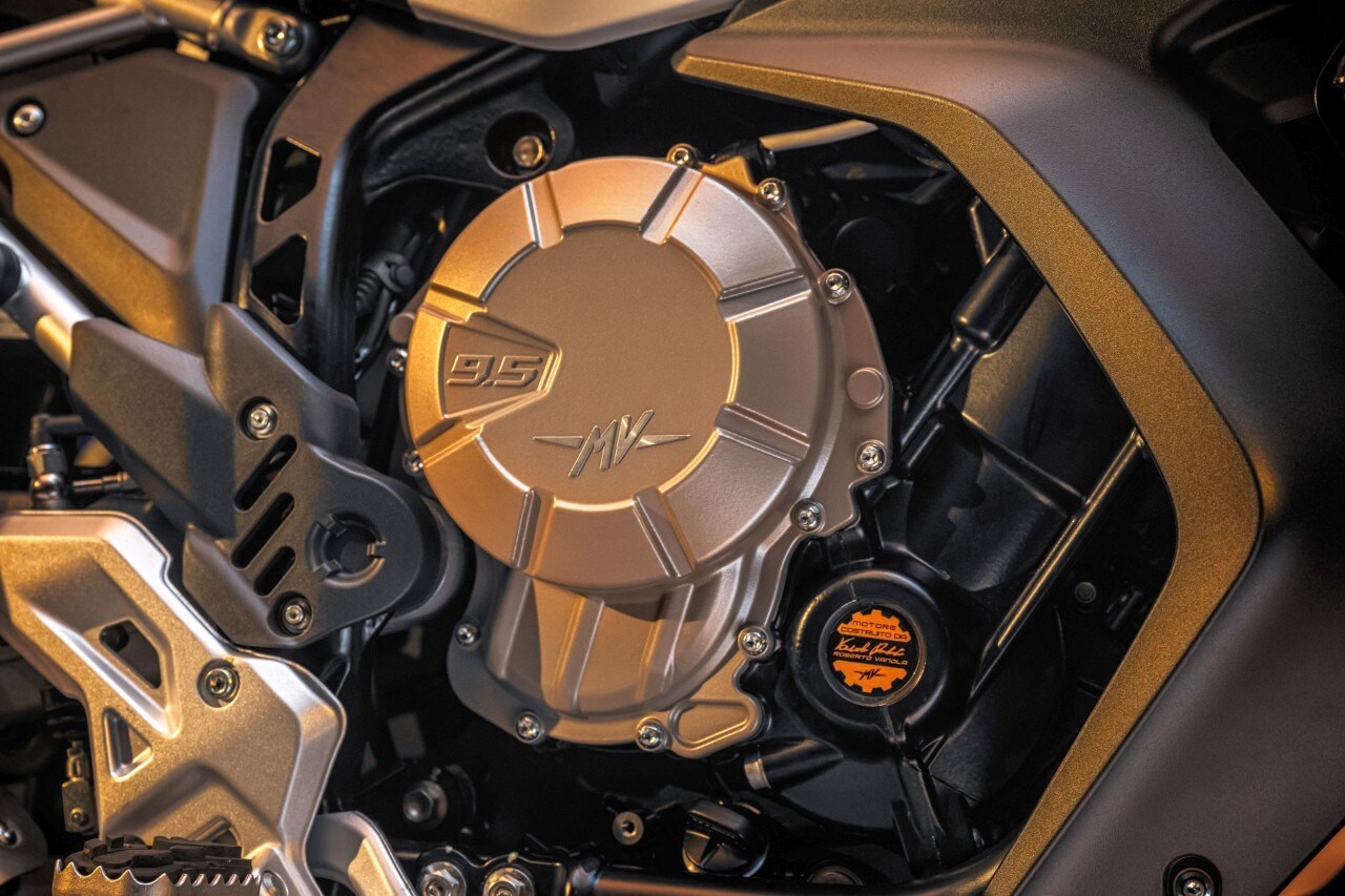 Test ANTEPRIMA - MV Agusta LXP Orioli: lucida follia +VIDEO+